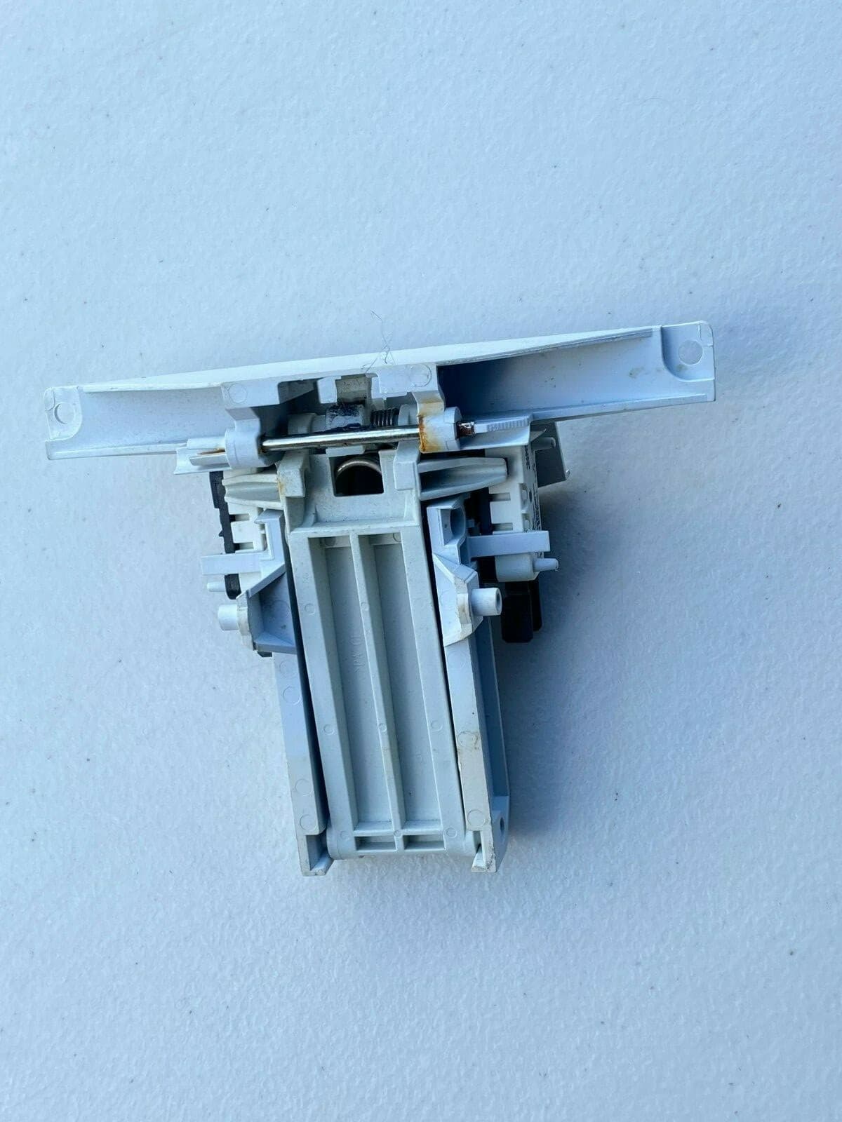 Genuine Whirlpool Dishwasher Door Latch W10275768 — thumbnail 6