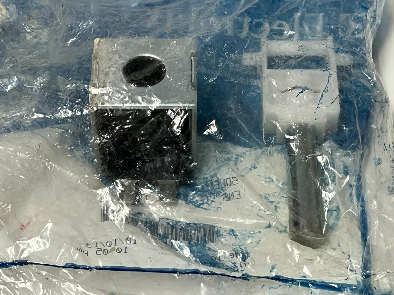 New Genuine OEM Frigidaire Solenoid And Yoke Assembly FRS26H5ASB5 241675701 — thumbnail 3