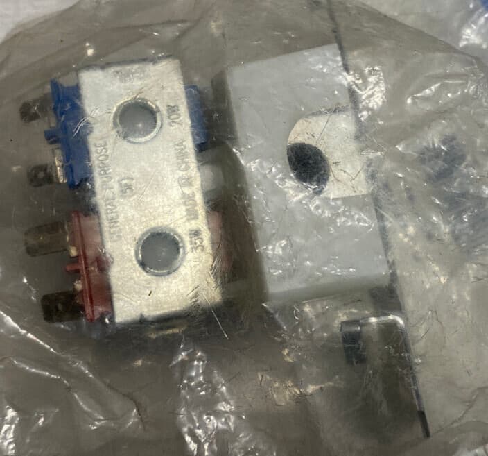 WR57X10032  OEM  GE Refrigerator Water Inlet Valve Genuine — thumbnail 2