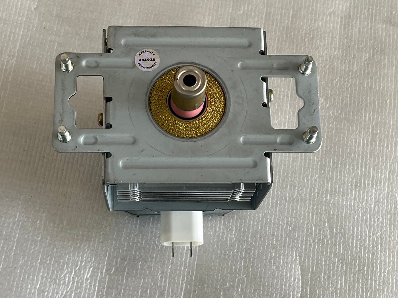 Genuine  Magic Chef Magnetron 3518000700 — thumbnail 6