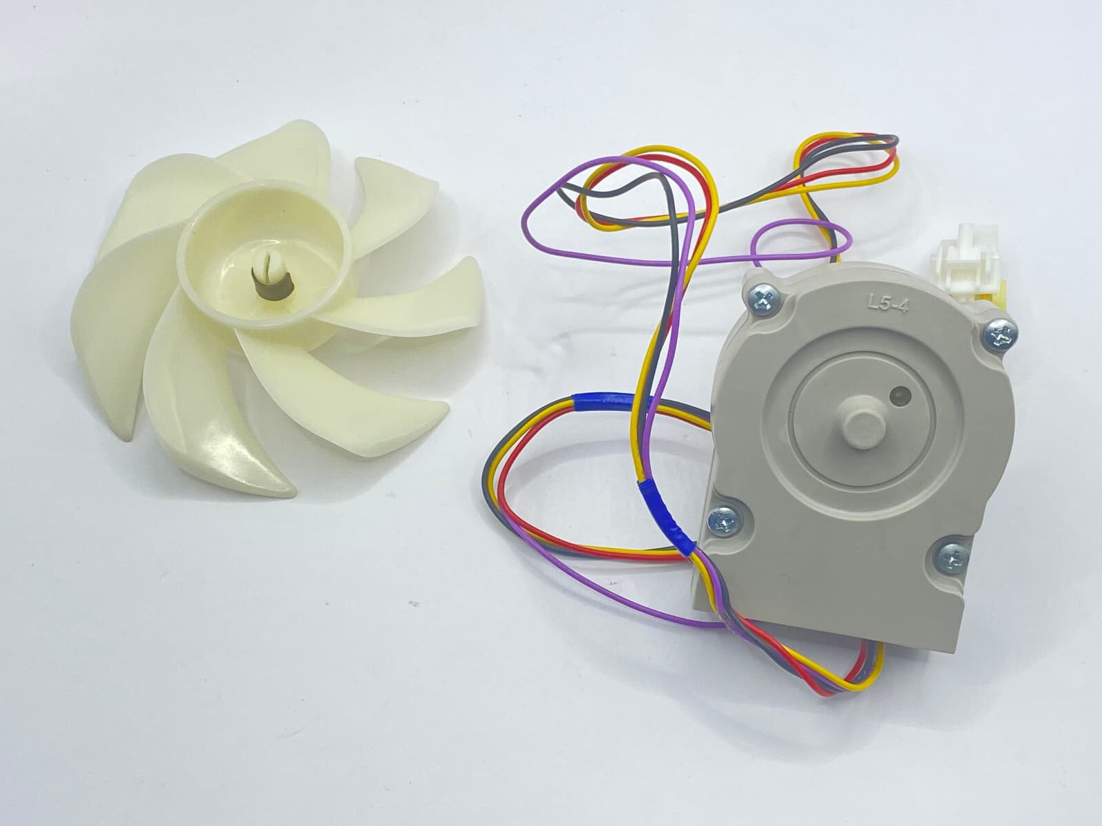 Genuine OEM LG Refrigerator Condenser Fan Motor and Blade EAU63103204 — thumbnail 6