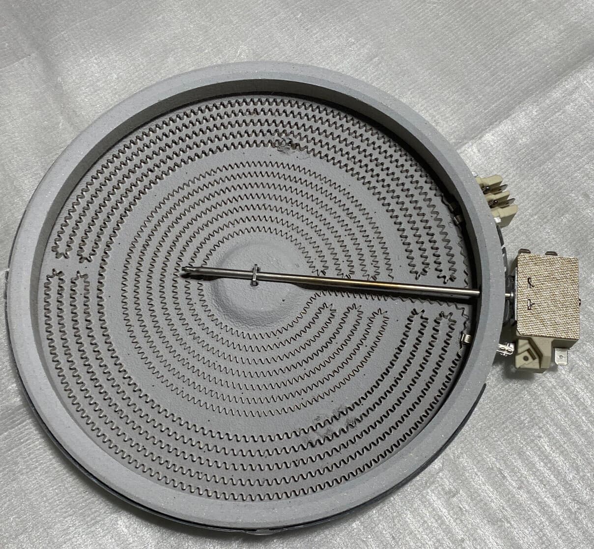 New Genuine OEM GE  Range Dual Radiant Element 9" WB30T10044