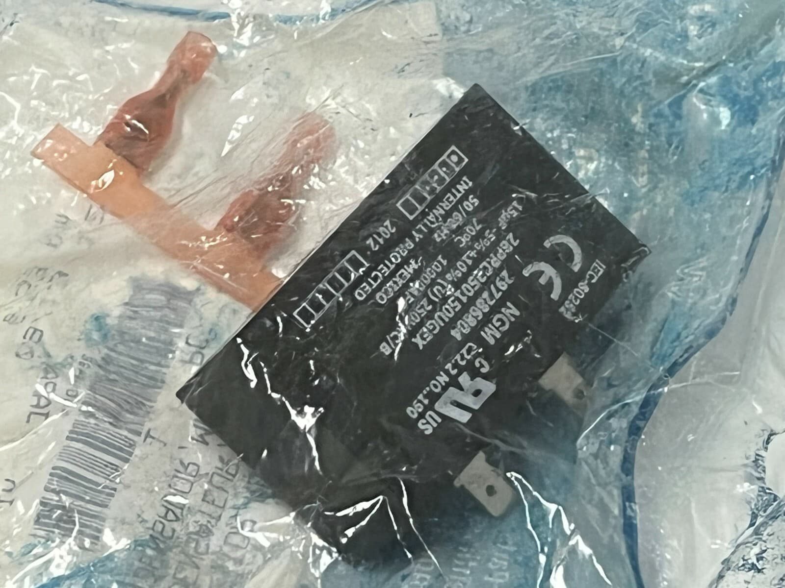 New Genuine Frigidaire Refrigerator Run Capacitor 5304464438 — thumbnail 2