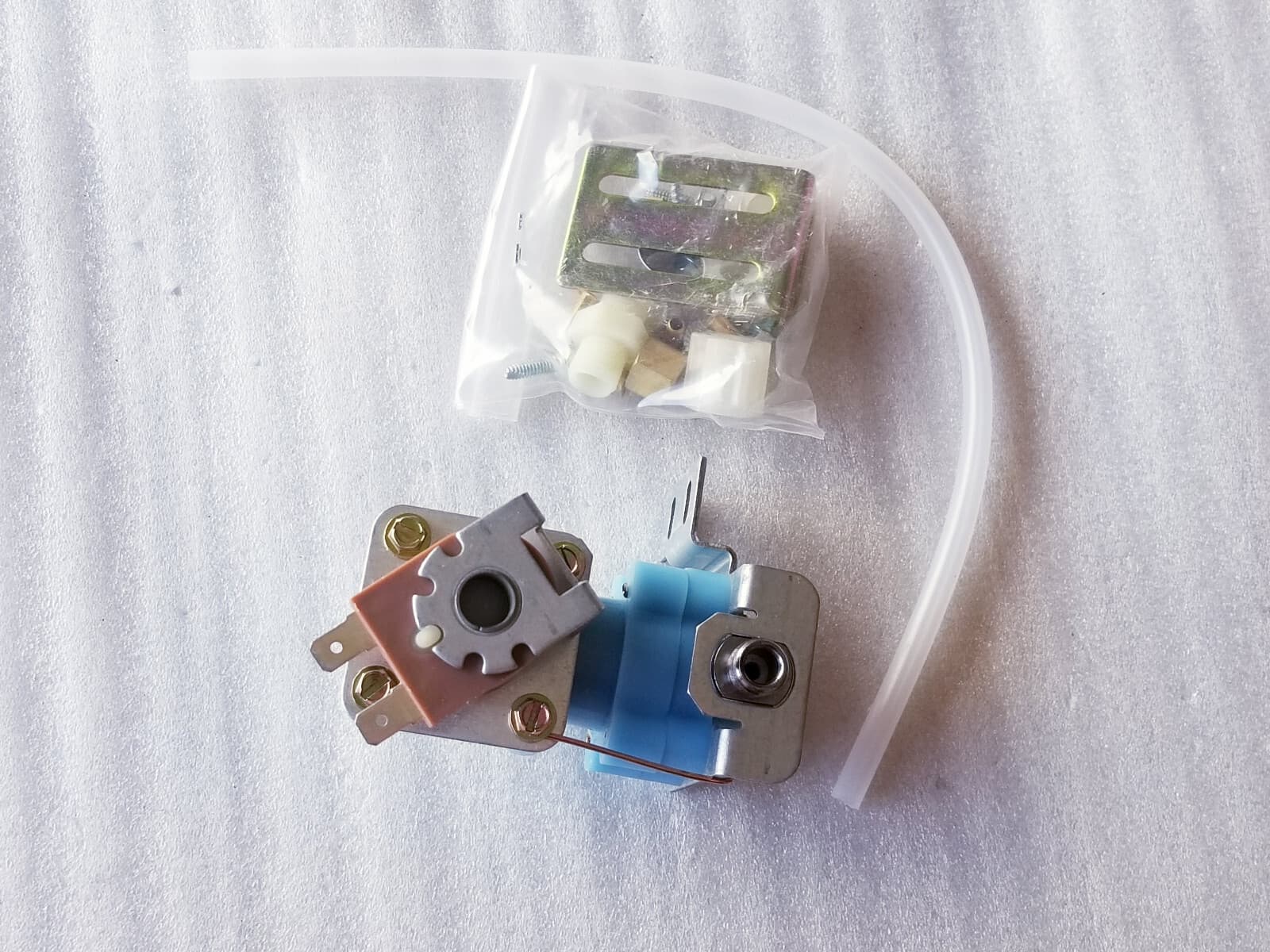 New For Whirlpool  Water Valve Single 4318047 — thumbnail 3