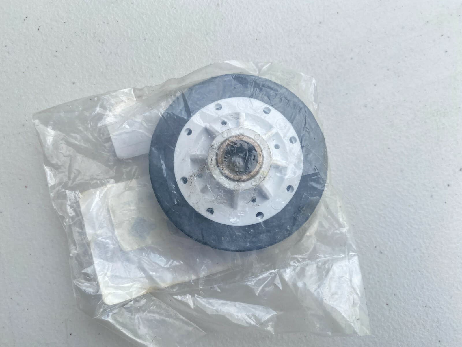 New Genuine Whirlpool Drum Support Roller WP37001042 (37001042) — thumbnail 2