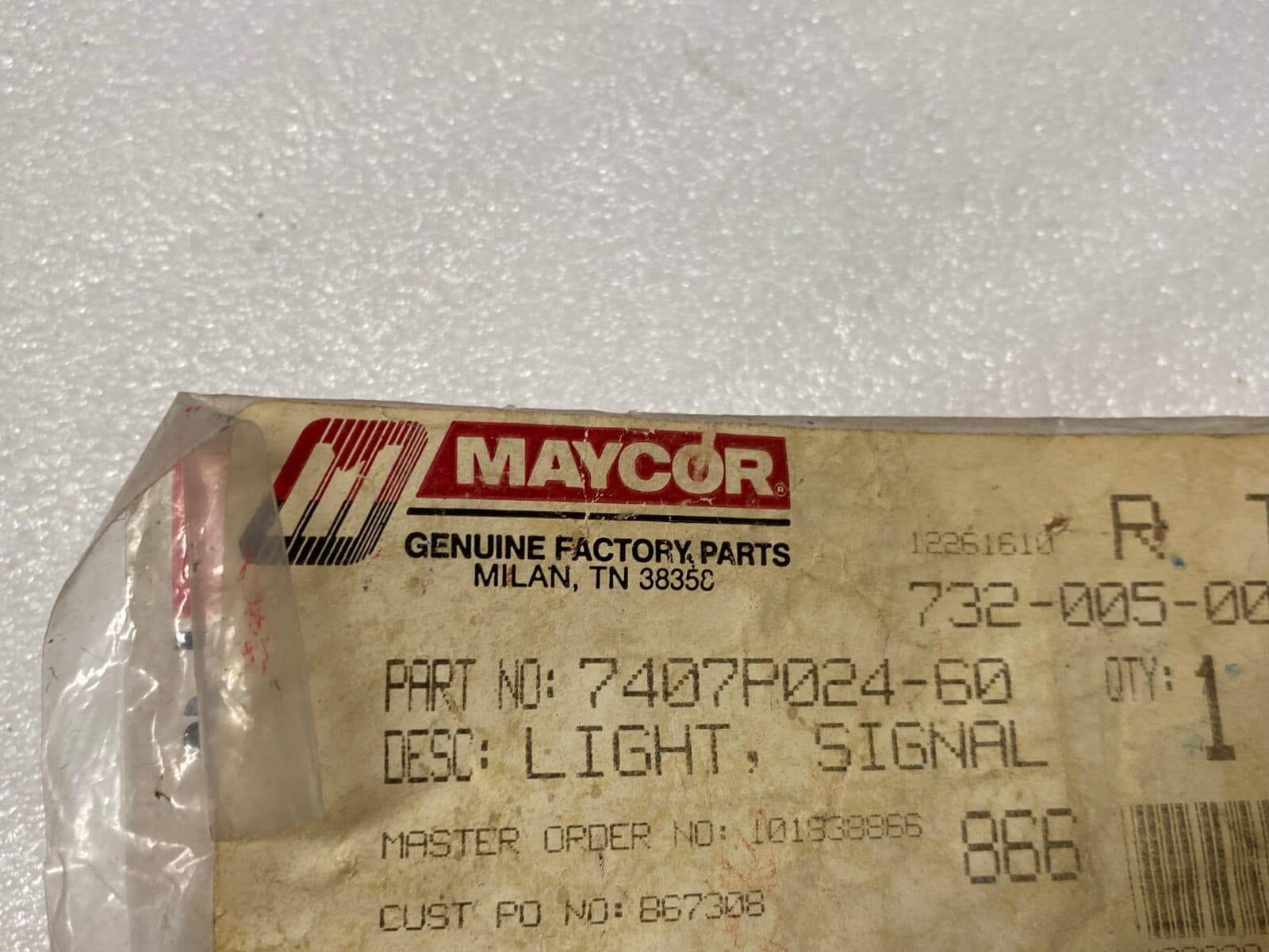 NEW  Genuine OEM MAYCOR LIGHT SIGNAL 7407P024-60 — thumbnail 2