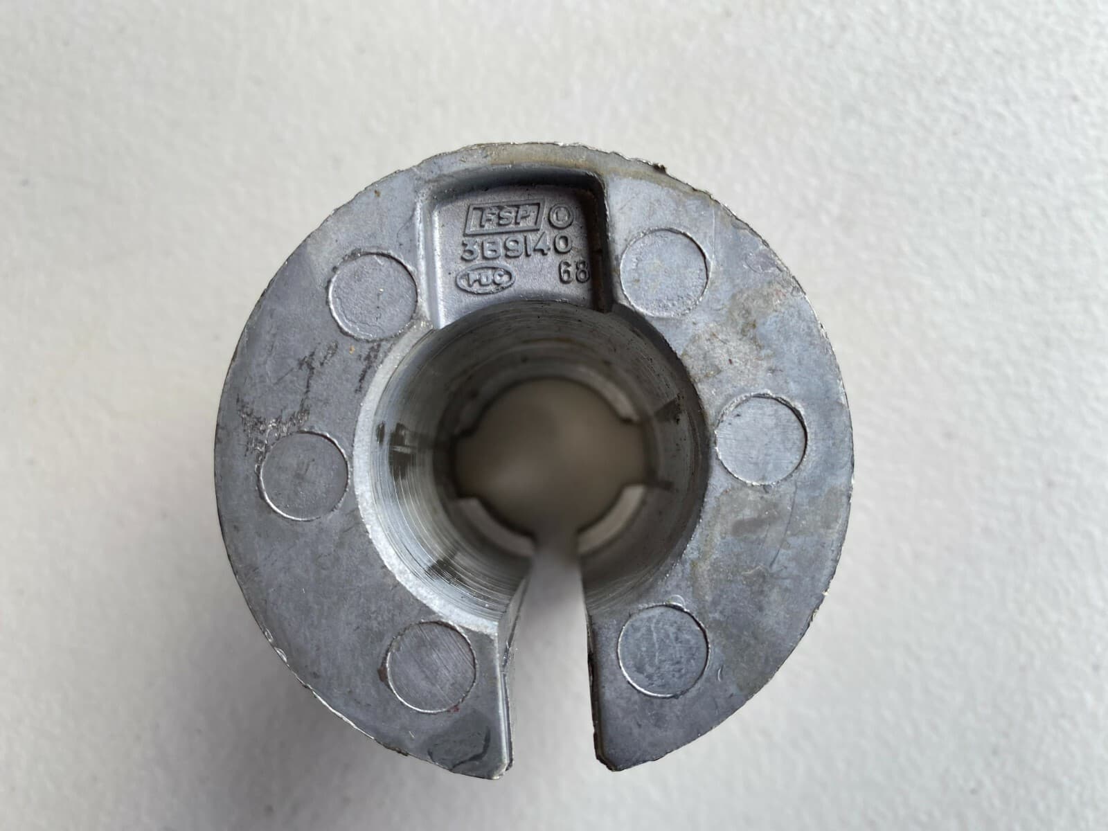 Genuine OEM  Whirlpool Washer Drive Block 389140 — thumbnail 2