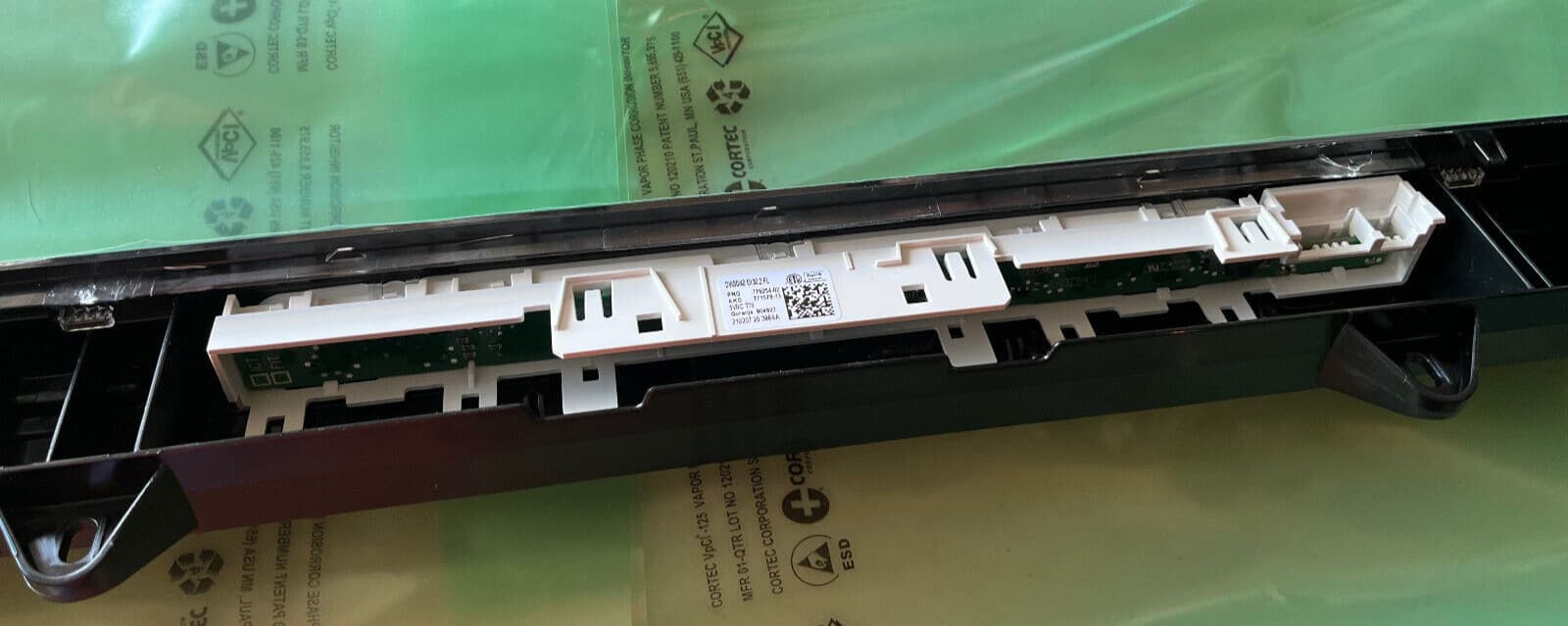 New Genuine Hisense User Interface 838142 — thumbnail 3