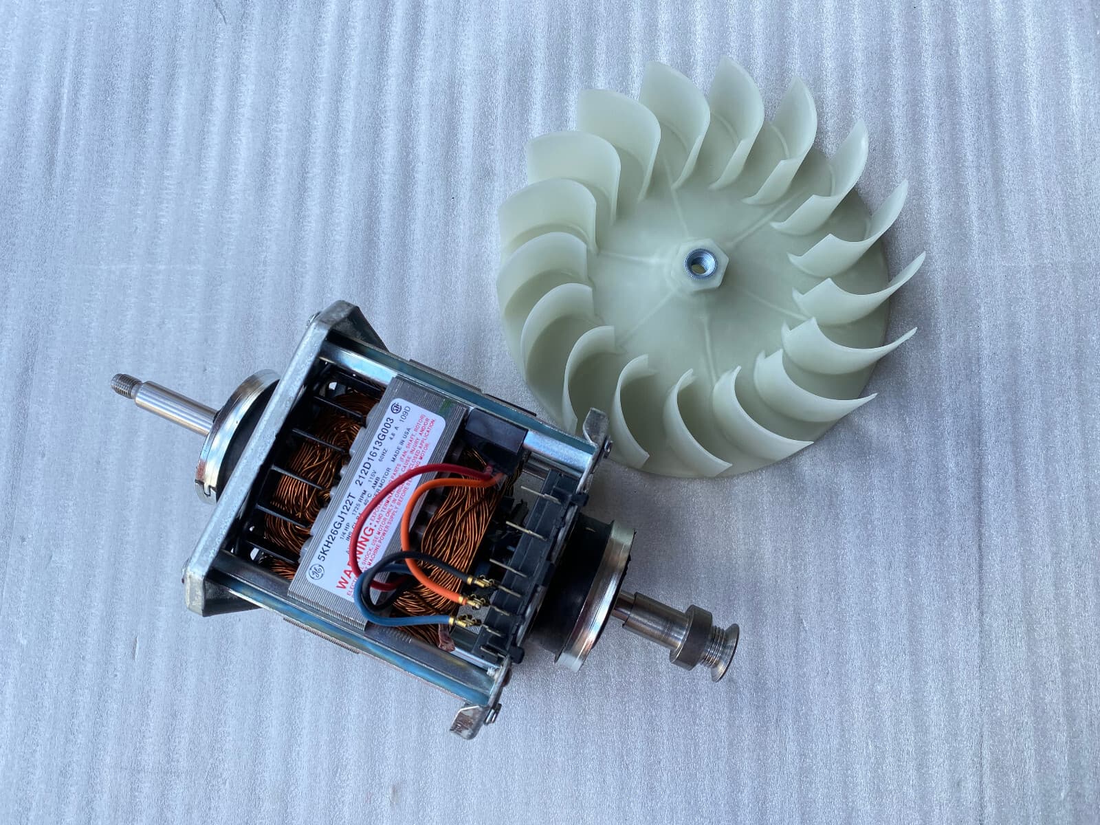 New Genuine OEM GE Dryer Motor & Blower Asm  WE17M42