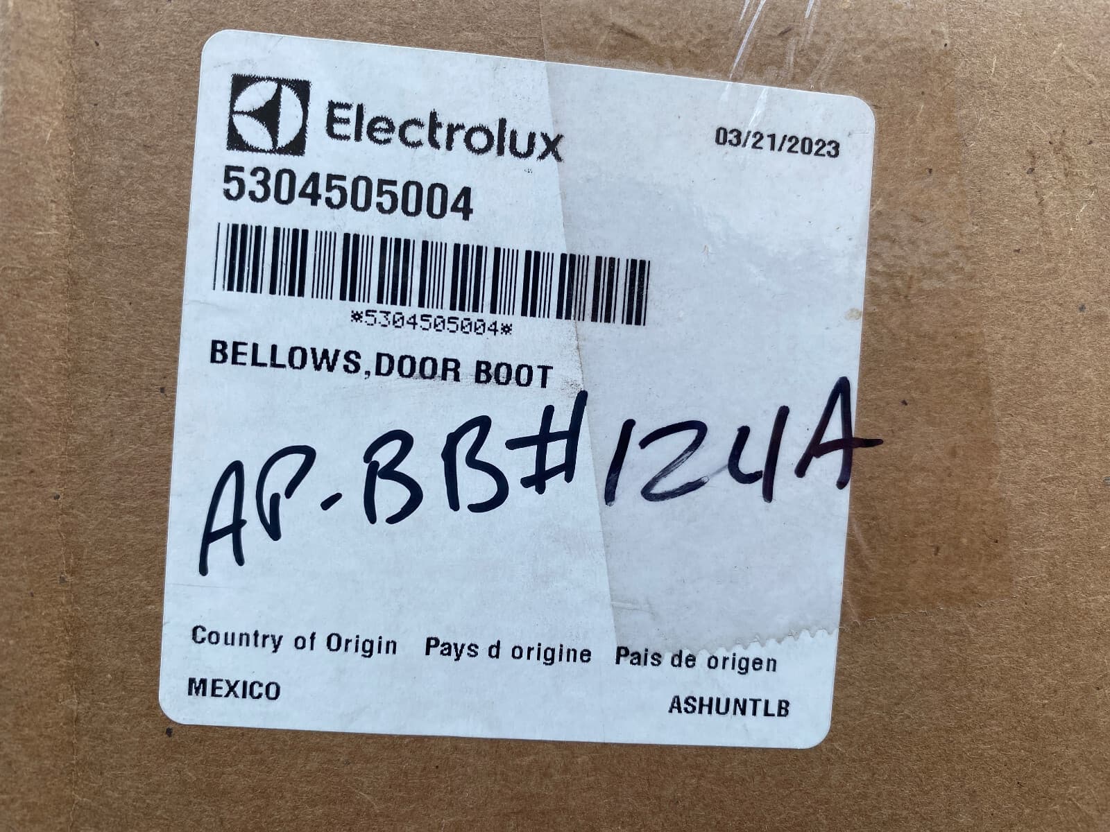 New Genuine OEM Frigidaire  Electrolux Door Boot Seal 5304505004 — thumbnail 3