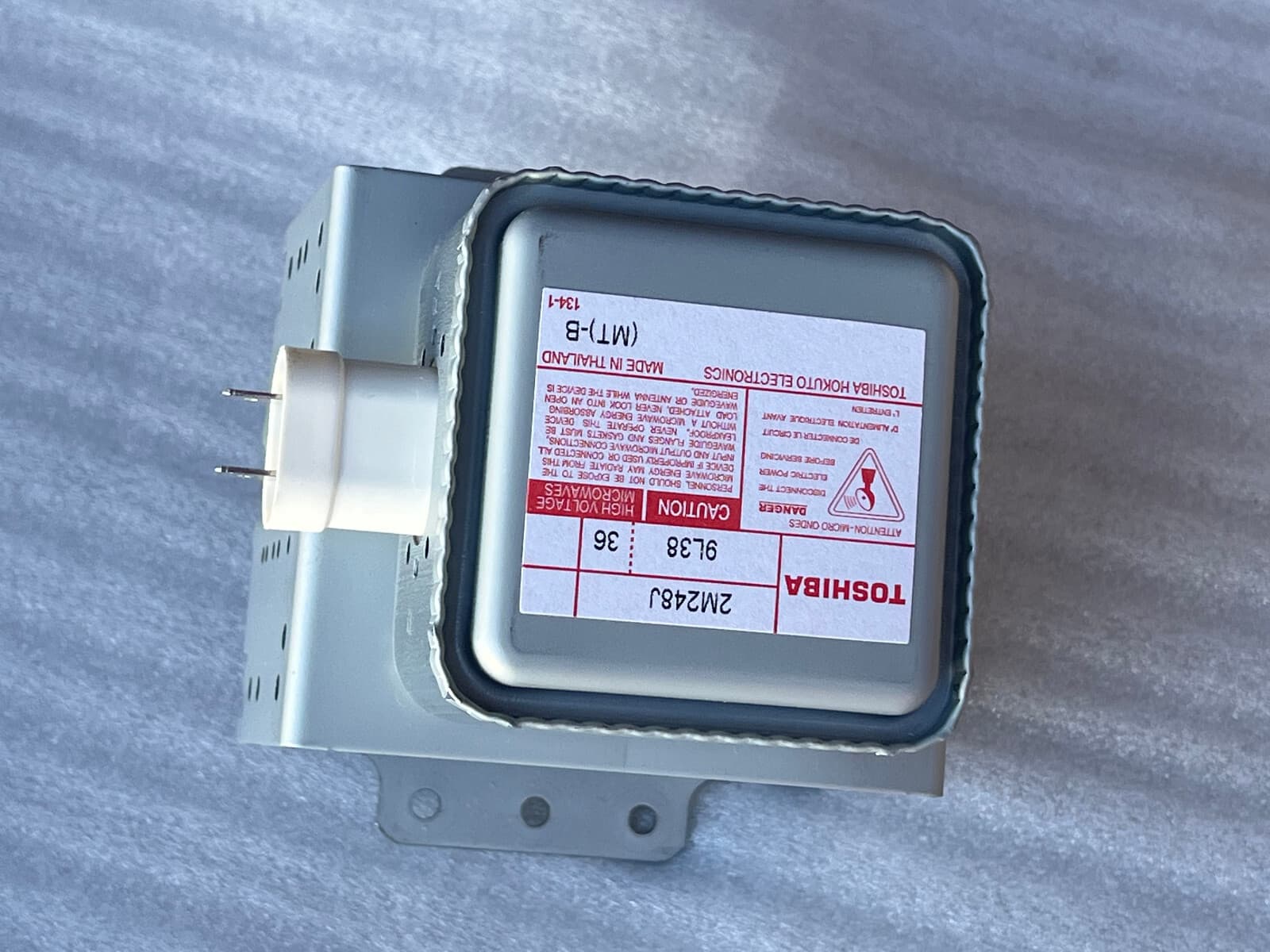 New Genuine Frigidaire Microwave Magnetron 5304464072 — thumbnail 4