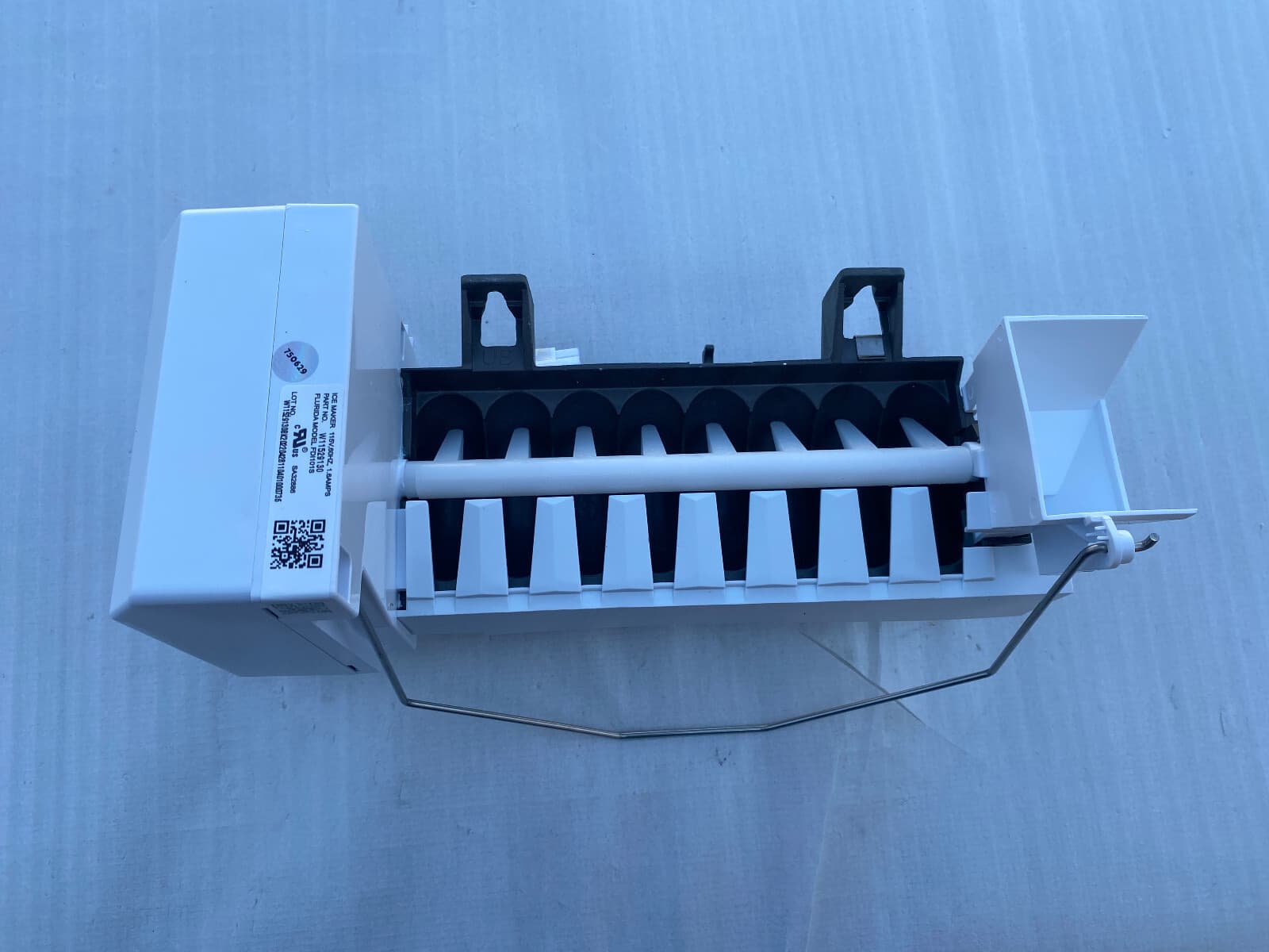 Genuine OEM Whirlpool Refrigerator Ice Maker W11529130