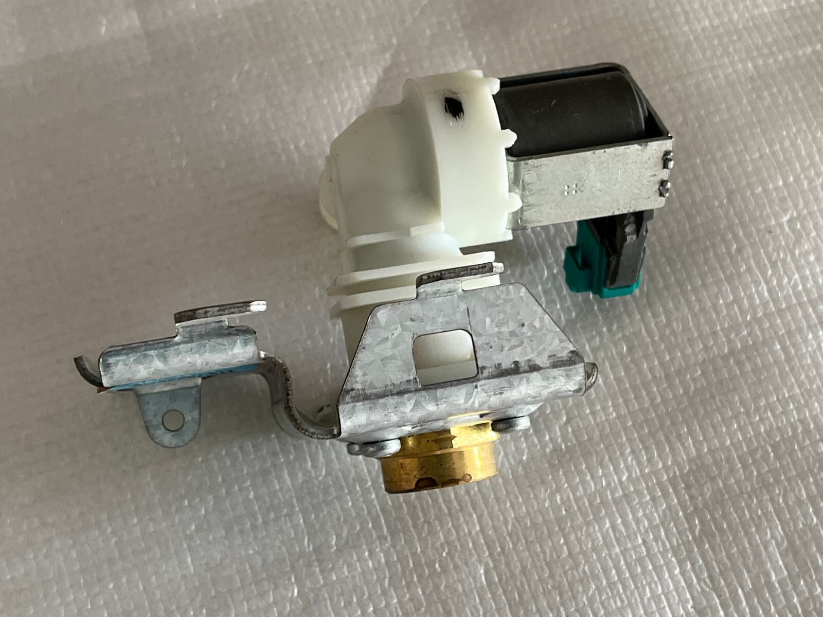OEM Whirlpool Fill Valve Assembly W10158387 — thumbnail 2