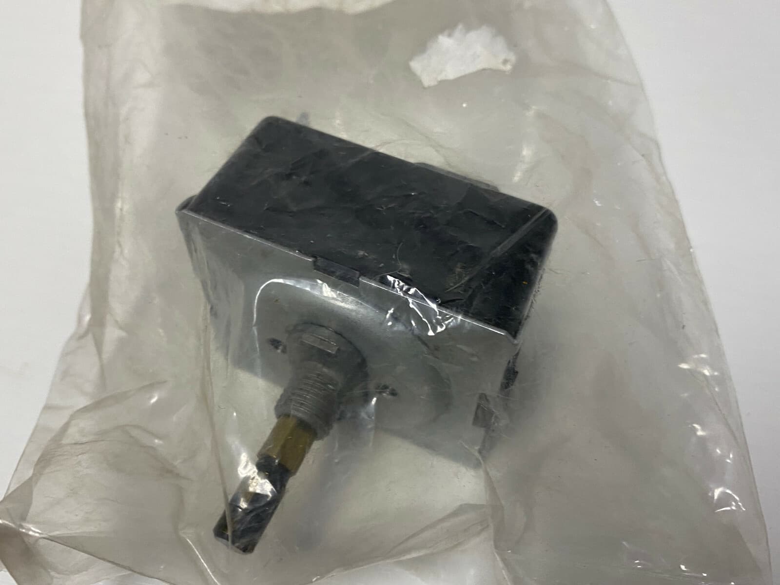 NEW Genuine OEM Whirlpool Range Surface Element Control Switch 4164370 — thumbnail 4
