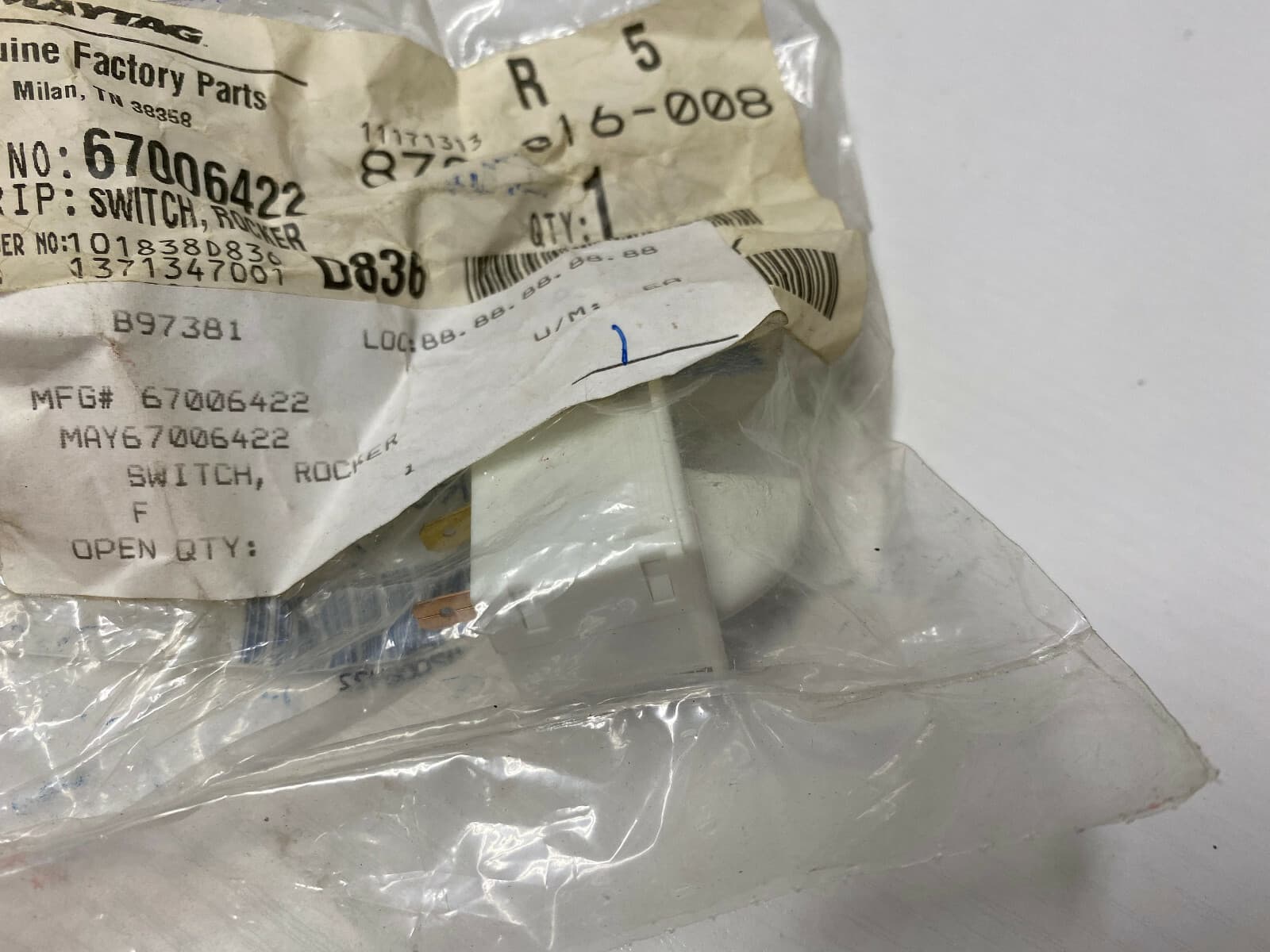 Genuine OEM MAYTAG Refrigerator Door Switch  67006422