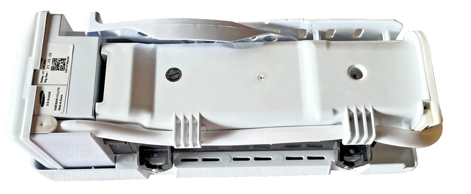 New Genuine OEM GE  Refrigerator Ice Maker WR30X10131